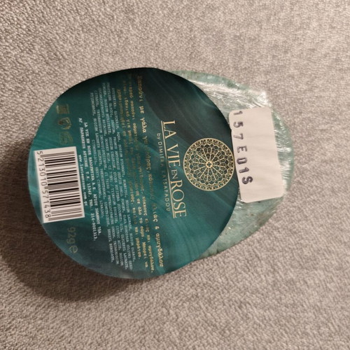La vie en rose soap with donkey milk, olive and almond exfoliating grains, new