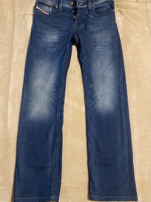 Diesel Larkee τζιν παντελόνι 29/32 σε ίσια γραμμή σαν καινούργιο, μπλε