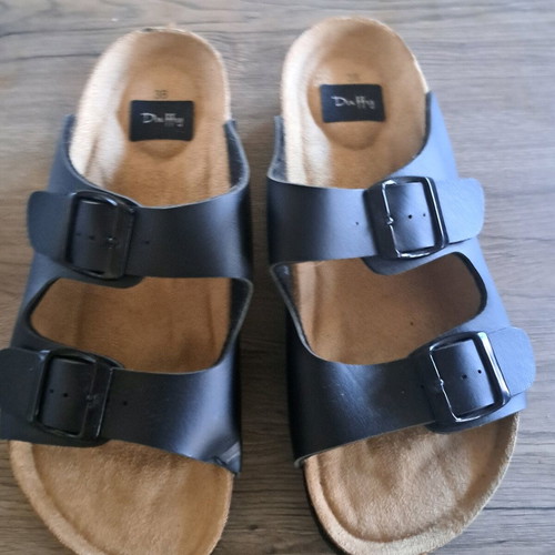 Daffy women's leather slippers like new, black, size 38