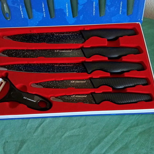 Kitchen knife set and peeler new, Swiss brand, 6 pieces