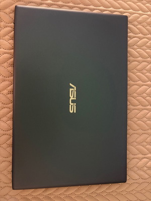 Laptop Asus VivoBook 14 σε πολύ καλή κατάσταση