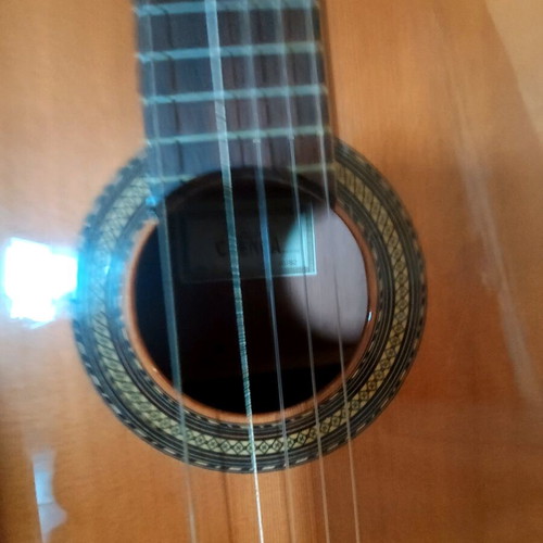 Cuenca guitar like new with case