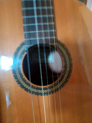 Cuenca guitar like new with case