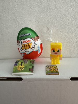 Kinder Joy Minecraft Gold Armor Alex figure new