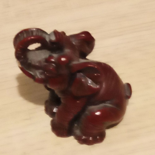 Ceramic elephant figurine like new