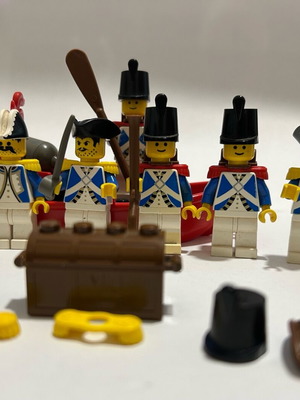 Lego 3 Imperial Soldiers, 1 Governor, 2 Officers με αξεσουάρ μεταχειρισμένα
