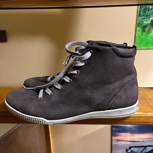 Ecco women's shoes natural leather like new, sport style, size 39