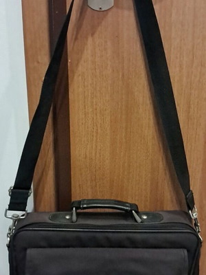 Επαγγελματική τσάντα Addison κλασικό μοντέλο για laptop 15"-17" like new