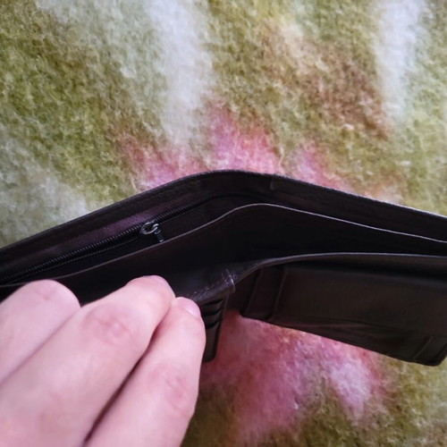 Leather wallet dark brown like new