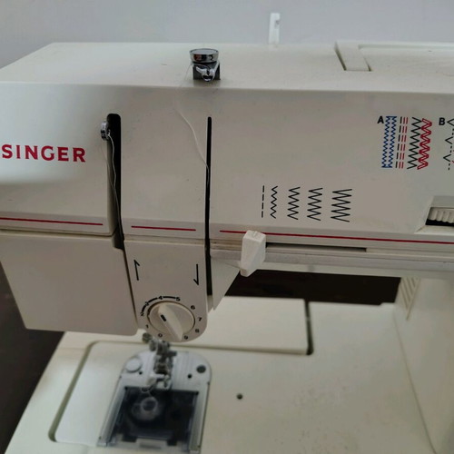 Singer sewing machine used, needs repair