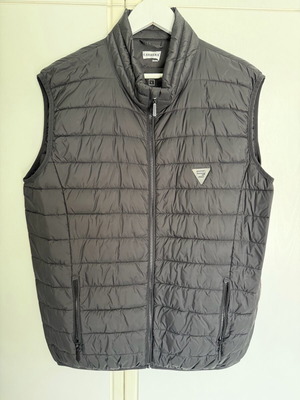 Carrera men's sleeveless jacket like new, size Large, black