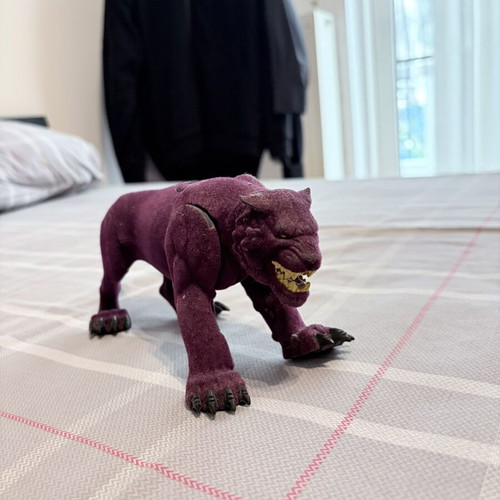 Mattel Panthor Purple Cat Masters of the Universe MOTU 2001 Armor Push Button used, small velvet wear