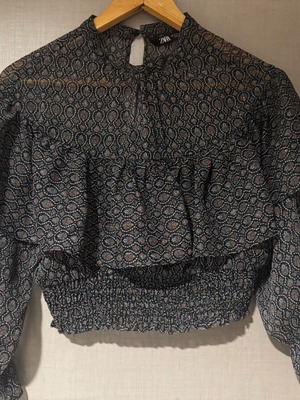 Zara blouse black like new, size S