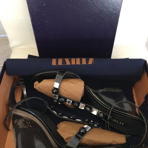 Le Silla sandals size 39 used, black leather with clear heel and white crystals