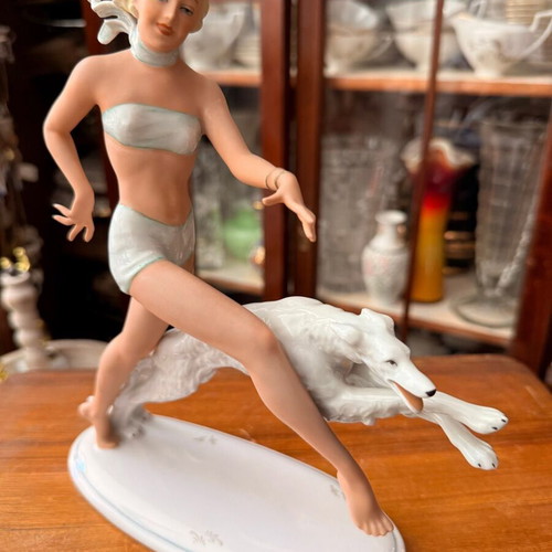 German luxury porcelain figurine The Woman with Her Dog like new
