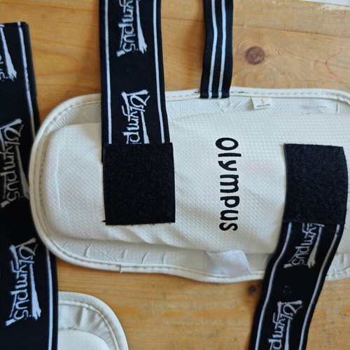 Olympus sport small shin guards used