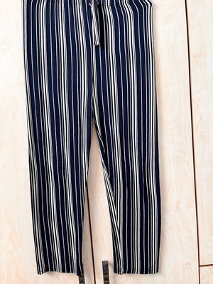 Lycra striped pants like new, black and white, large size