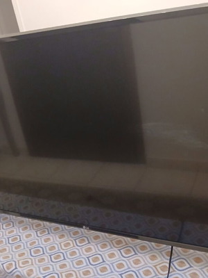 LG 43" 4K TV with broken panel used for spare parts