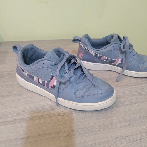 Nike athletic shoes used, gray, size 40