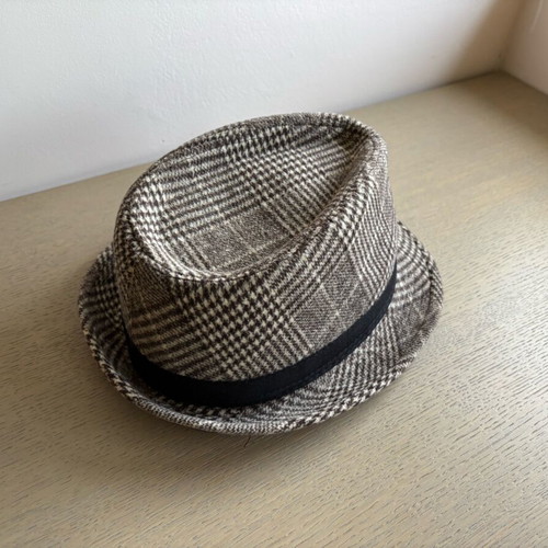 Fedora hat unisex, like new, brown and beige checkered