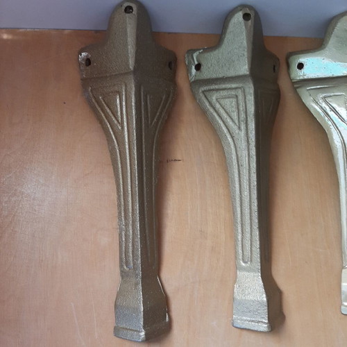 Metal furniture legs cast iron, like new, set of 4