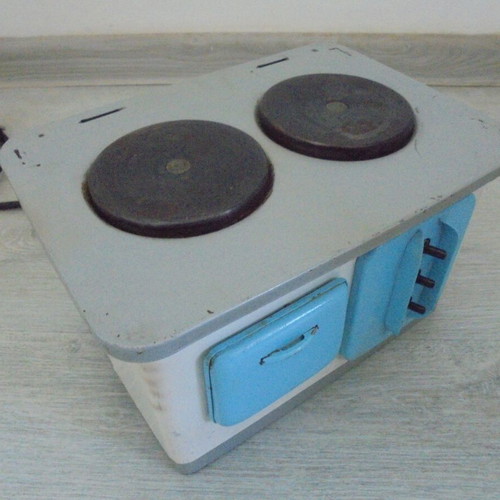 VEB Metallspielwaren Zöblitz vintage electric toy stove, DDR