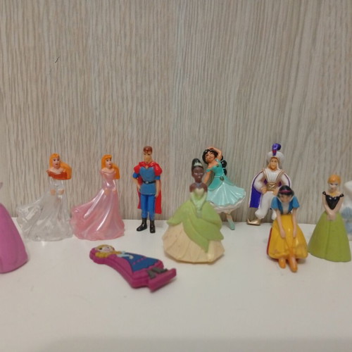 Kinder Surprise Joy Disney Princess and Princes Figure Set used