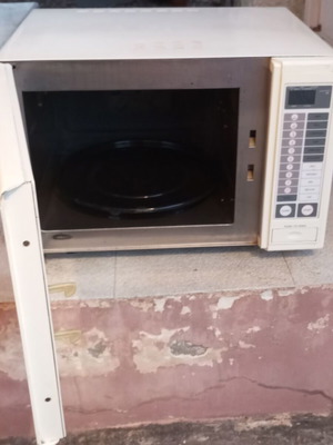 Hamilton Beach 999E microwave oven used, convection, 28L