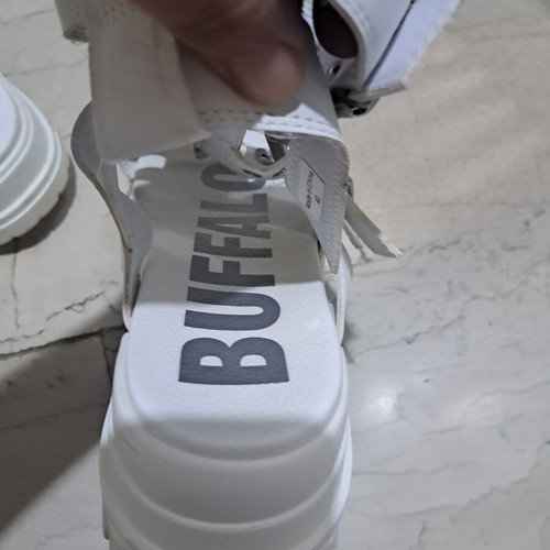 Buffalo white flatform sandals, size 39