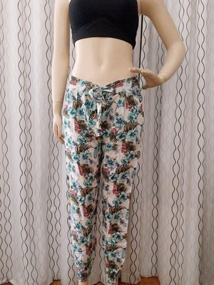 Παντελόνι φλοραλ μεταχειρισμένο, καλοκαιρινό, μέγεθος M