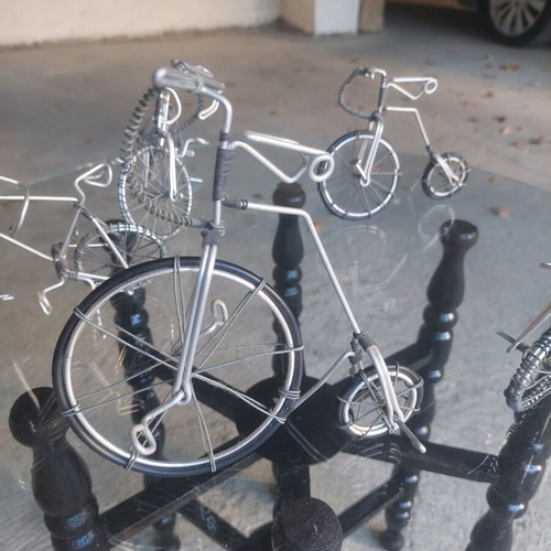 Metal bicycles set like new, home decor