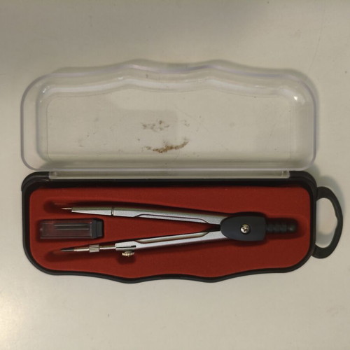 School Compass with Replacement Tips like new