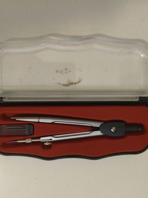 School Compass with Replacement Tips like new