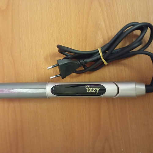 Izzy professional hair straightener