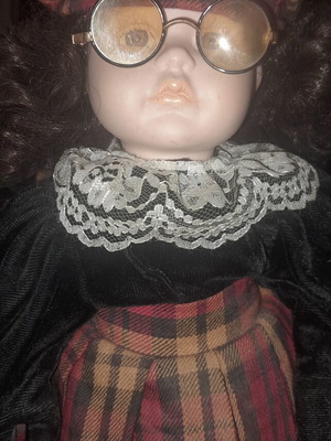 Porcelain doll like new with violin and glasses, 55cm