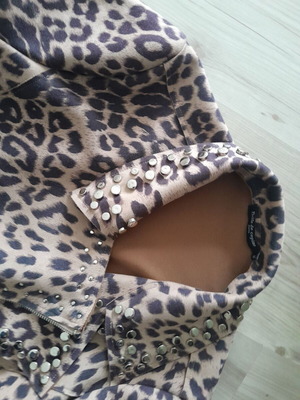 Leopard jacket like new, thin with studs
