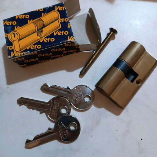 Lock cylinder new, excellent condition