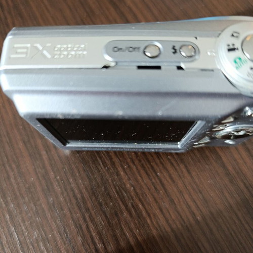 Kodak Easyshare C813 digital camera used, broken door