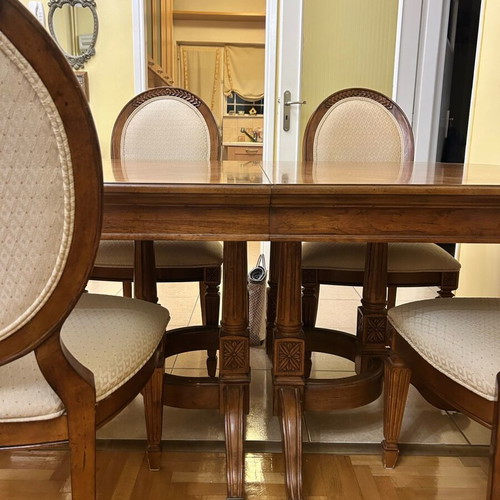 Dining set with 6 chairs like new, solid wood and fabric upholstery