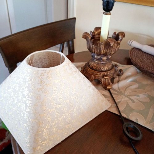 Porcelain table lamp like new, height 0.44m