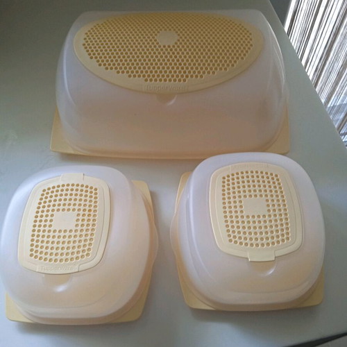 Tupperware cheese set like new