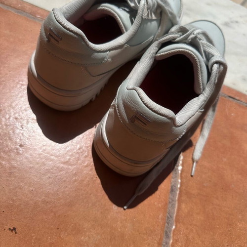 Fila athletic shoes size 42 used, white