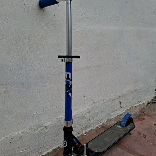 Foldable scooter like new, aluminum