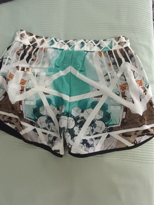 Marina Vernicos shorts medium, like new, multicolor with back pocket