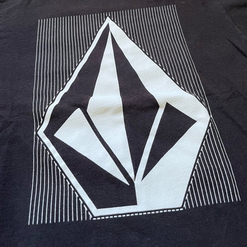 Volcom boys' t-shirt size M black like new