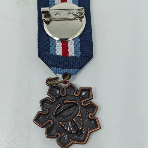 Collectible replica peace and friendship medal like new