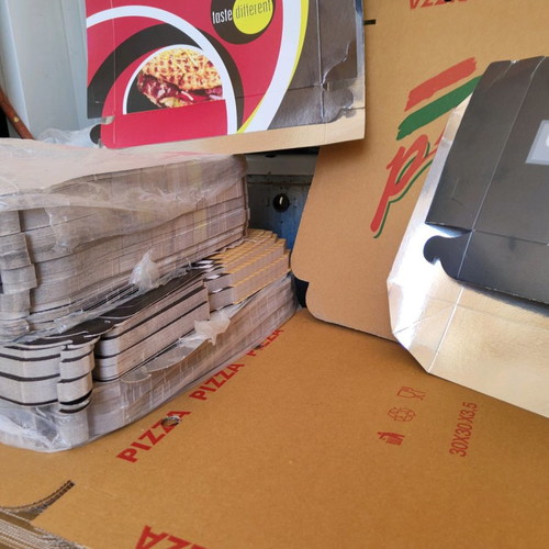 Delivery boxes new for grill house and pizza in various sizes