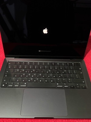 Macbook Pro M4 14'' σαν καινούργιο, 24GB μνήμη, Liquid Retina XDR, 512GB