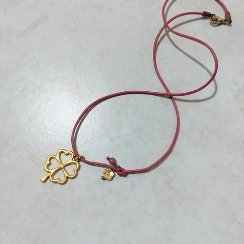 Four-leaf clover charm necklace with coral leather