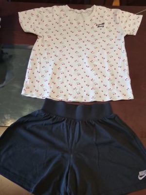 Girls' set like new, 2 pieces, size medium for 10-12 years